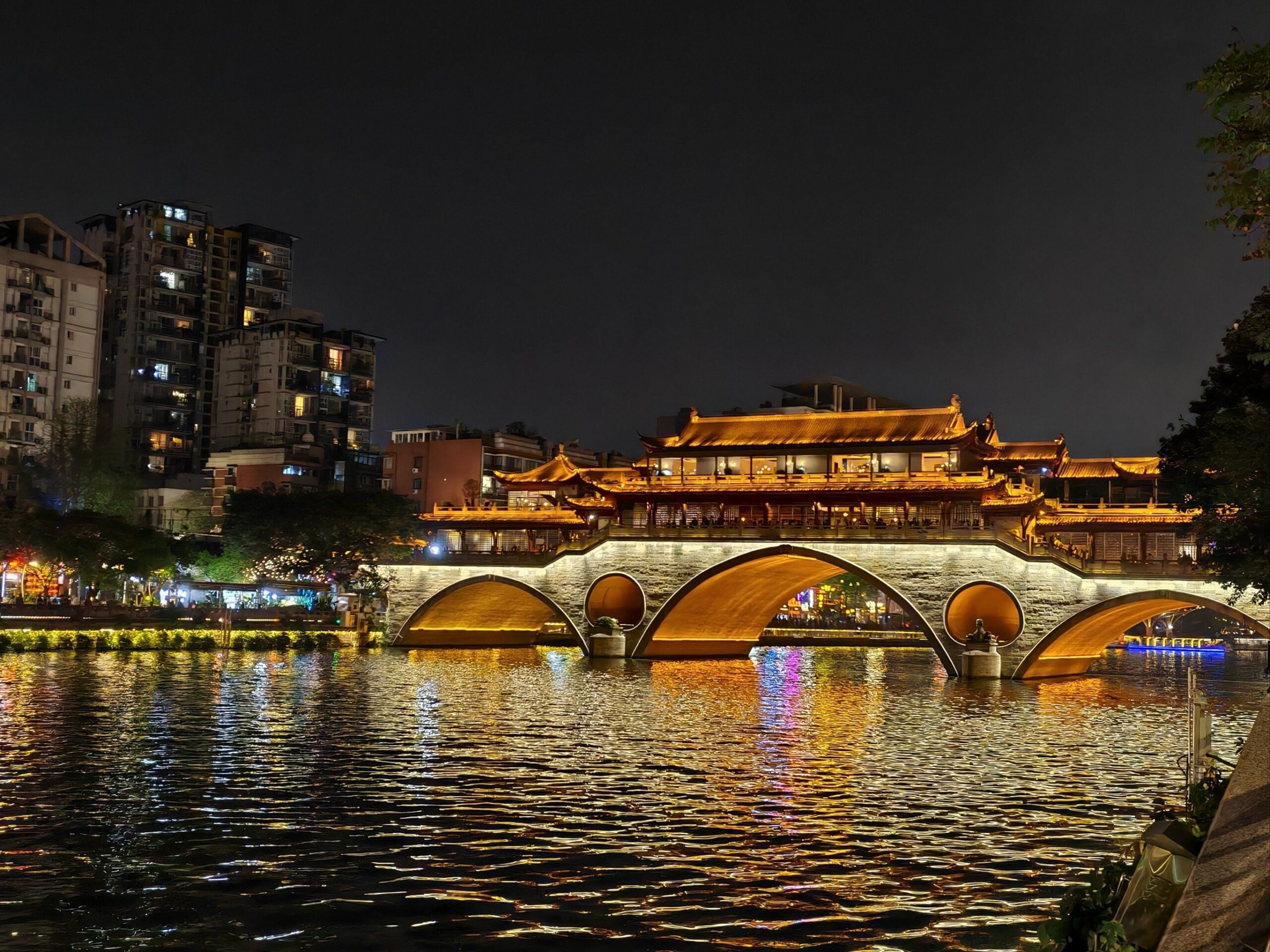 Chengdu Travel Guide for First-Time Visitors: Pandas, Tea Houses, Street Food & Hidden Local Life in China’s Most Relaxed City