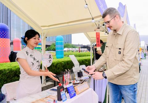 China Travel Essentials 2026: Internet Access, Mobile Payments, Taxis & Practical Tips for First-Time Visitors